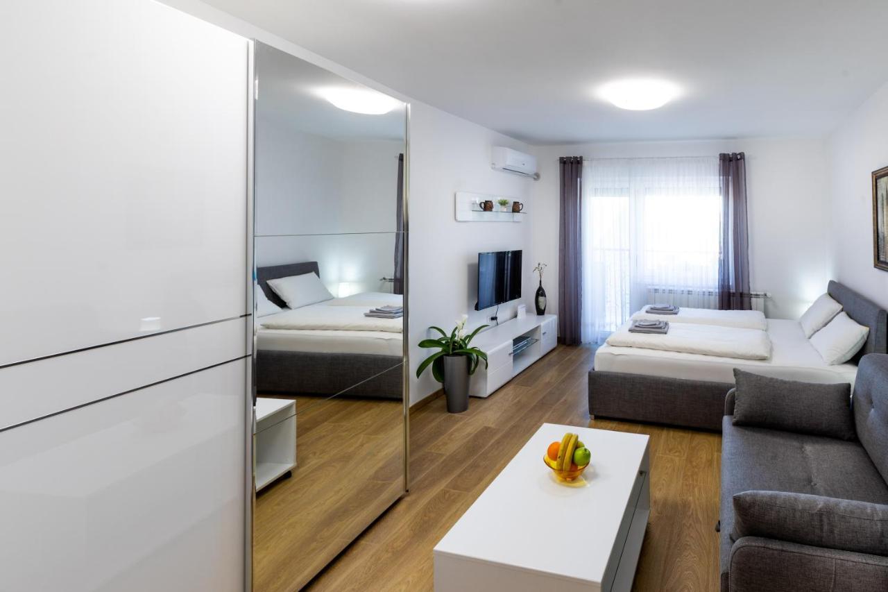 Mb Apartment Szabadka Kültér fotó